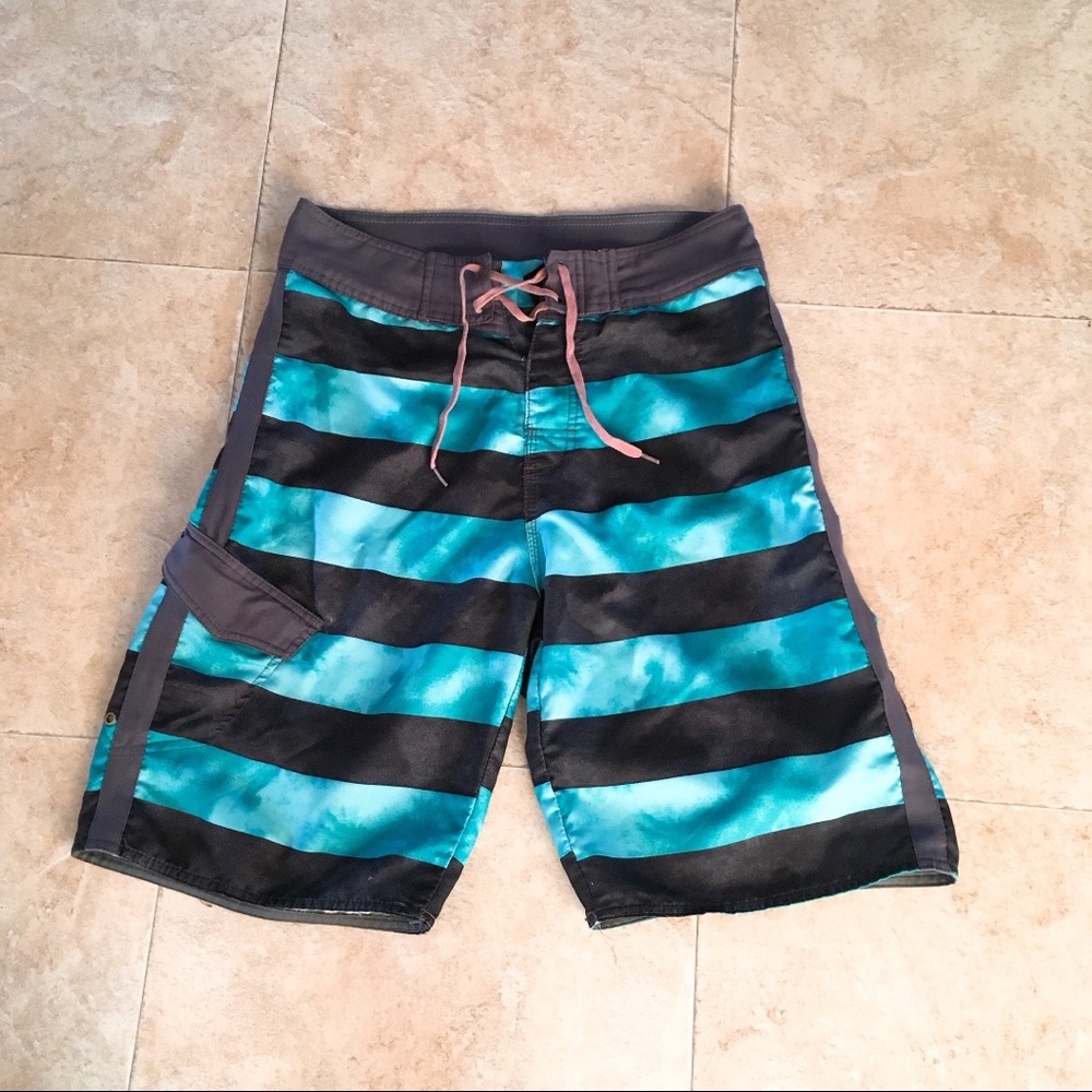 SUBCULTURE Men’s swim trunks sized M 30”